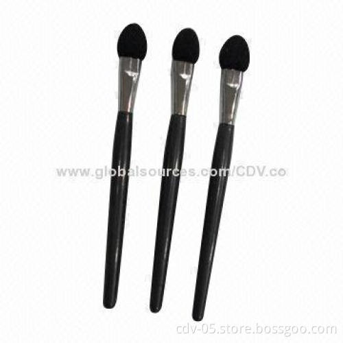 Makeup eye applicators, made of plastic handle and aluminum ferrule and foam sponge